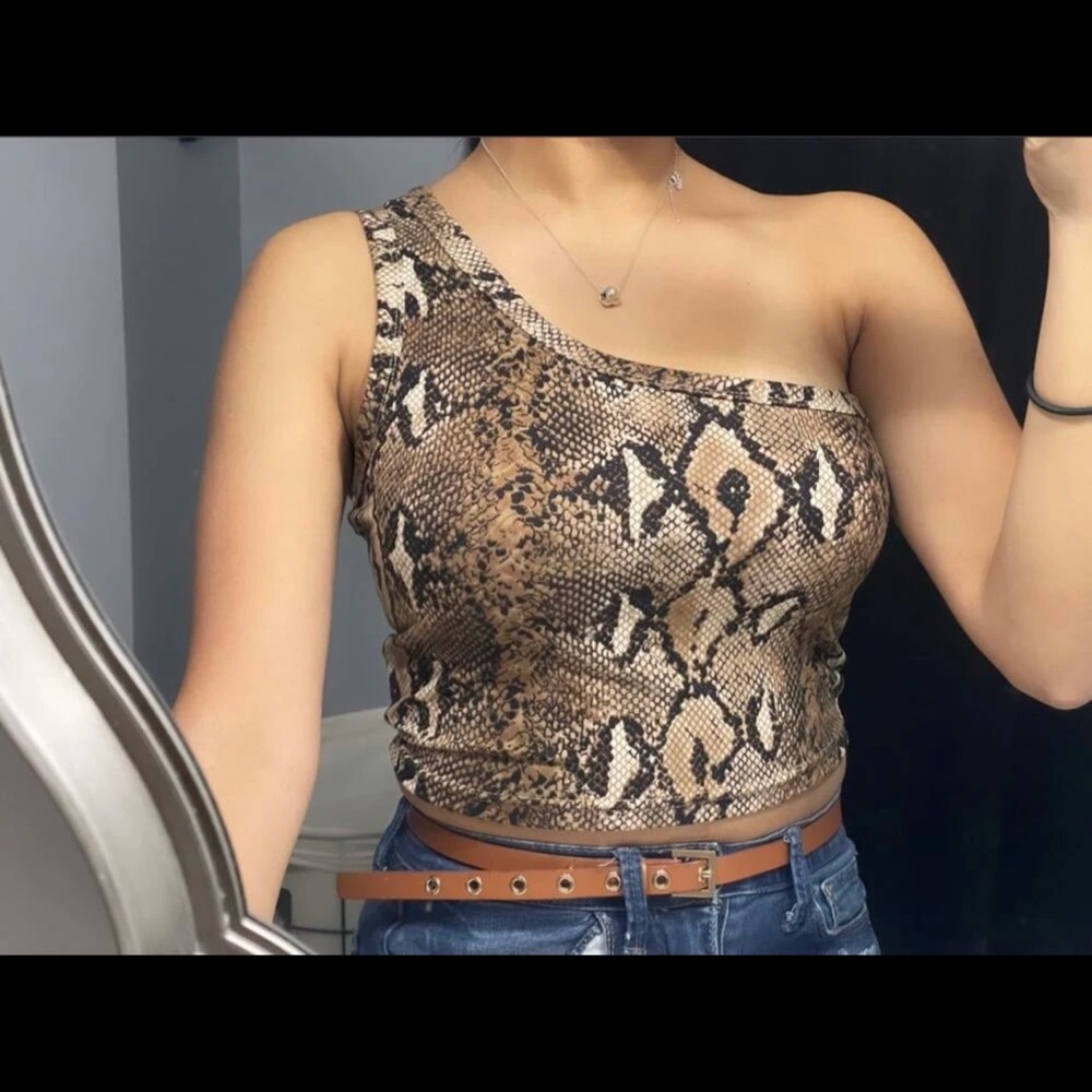 One Shoulder Snakeskin Print Top